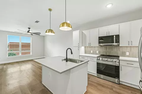 8950 2nd St #401, Frisco, TX 75033