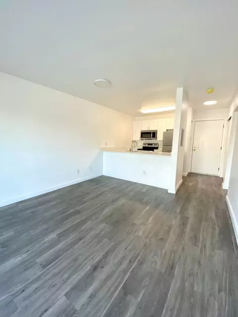 11740 Greenwood Ave N #109, Seattle, WA 98133
