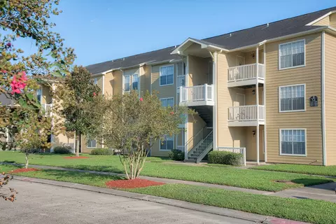 2201 Manhattan Blvd #301, Harvey, LA 70058
