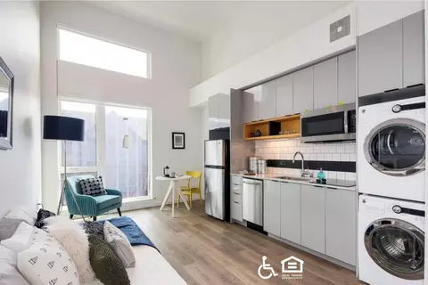 6921 Roosevelt Way NE #117, Seattle, WA 98115