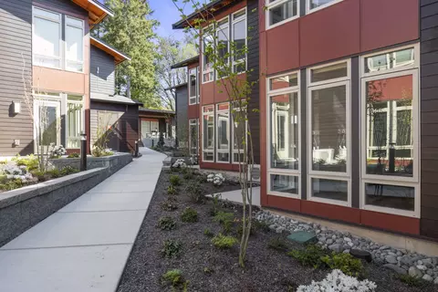 590 Madison Ave N #4-102, Bainbridge Island, WA 98110