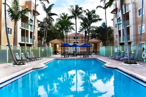 4001 N Pine Island Rd #305, Sunrise, FL 33351