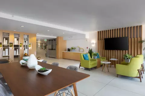 565 Arastradero Rd #211, Palo Alto, CA 94306