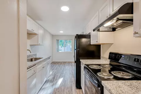 880 NE 90th Ave #864, Portland, OR 97220