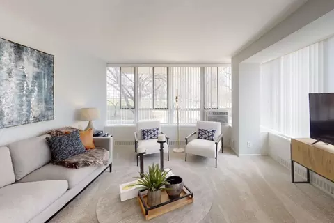 400 E 33rd St #9-1814, Chicago, IL 60616