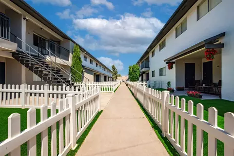 7100 Natalie Ave NE #122, Albuquerque, NM 87110