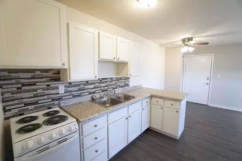 1529-1545 Adrian St #10, Saint Paul, MN 55102