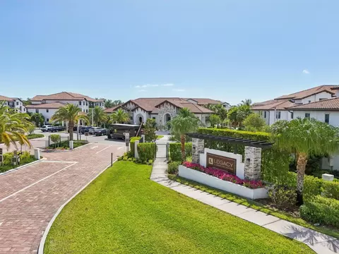 2705 Bosque Cir #02-208, Melbourne, FL 32940
