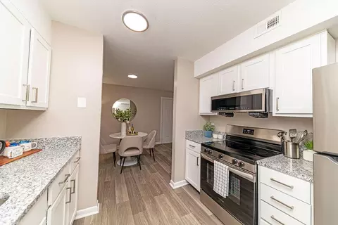 500 Manor View Dr #J-693, Knoxville, TN 37923