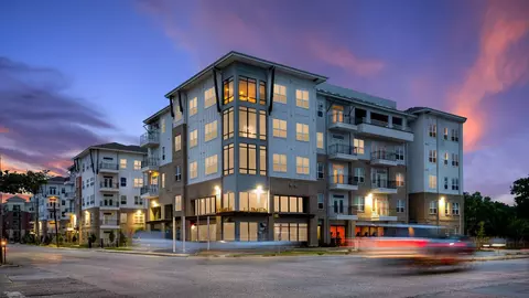 2400 W Dallas St #376, Houston, TX 77019