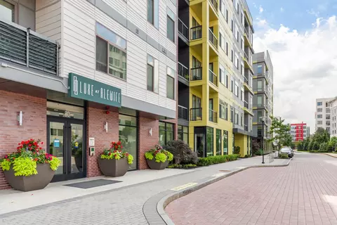 80 Cambridgepark Dr #247, Cambridge, MA 02140