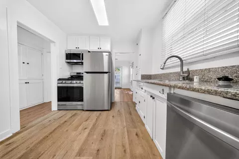 5225 De Longpre Ave #0425225, Los Angeles, CA 90027