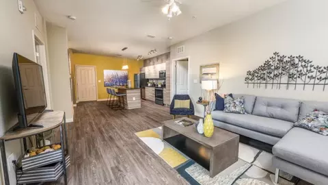 949 Cleveland St #314, Clearwater, FL 33756
