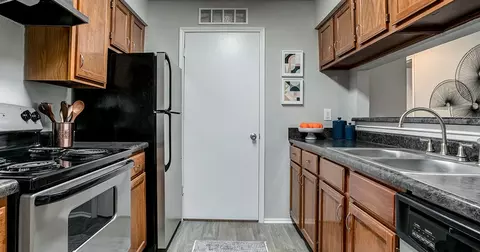 3124 Woodview Ridge Dr #18202, Kansas City, KS 66103