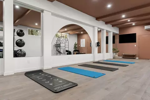 12600 Braddock Dr #600B204, Los Angeles, CA 90066
