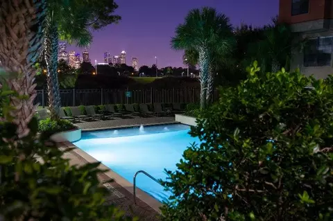320 Jackson Hill St #125, Houston, TX 77007