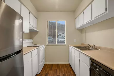 500 Center Grange Rd #80, Monaca, PA 15061
