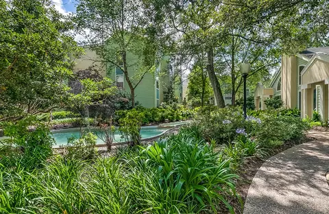 5819 Hickory Creek Rd #145, Harahan, LA 70123