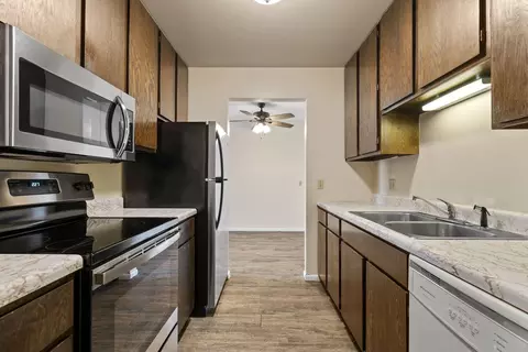 222 Wentworth Ave W #302, West St. Paul, MN 55405