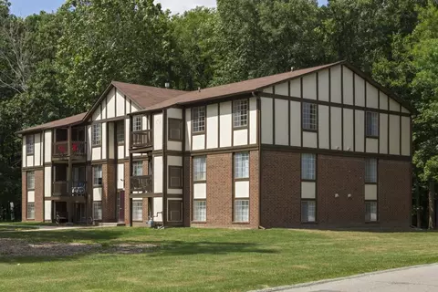8640 Canterberry Ln #8635-09, Newport, MI 48166