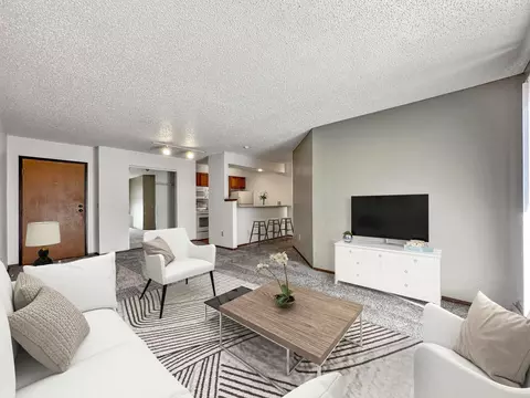 4100 W Valhalla Blvd #27, Sioux Falls, SD 57106