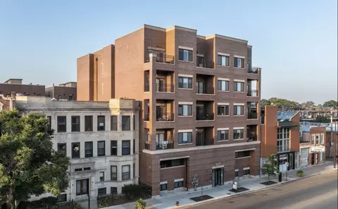 927 W Irving Park Rd #927-503, Chicago, IL 60613
