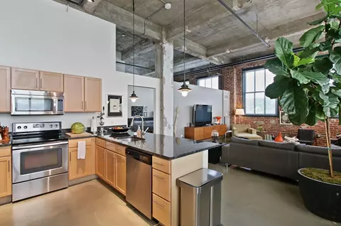 2349 Railroad St #1404, Pittsburgh, PA 15222