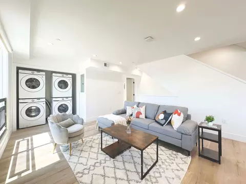 2909 Kenwood Ave, Los Angeles, CA 90007