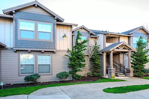 13020 SW Dickson St #40-201, King City, OR 97224