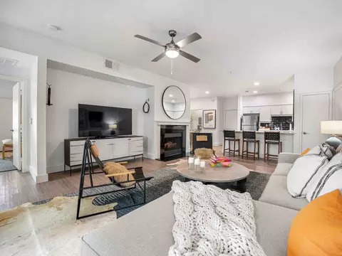 7700 Greenway Blvd #L-305, Dallas, TX 75209