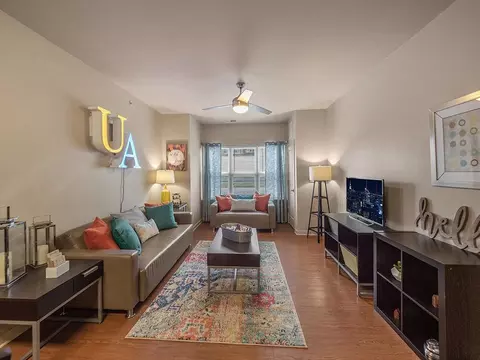 80 Exchange St #341, Akron, OH 44308