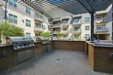 1424 Summit Ave #2019, Fort Worth, TX 76102 photo 2