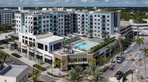 333 N University Dr #704, Plantation, FL 33324