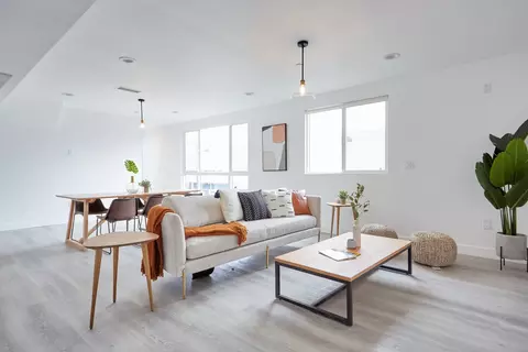 1430 W 37th St, Los Angeles, CA 90018