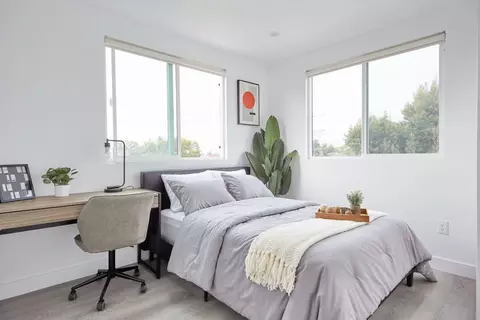 1430 W 37th St, Los Angeles, CA 90018