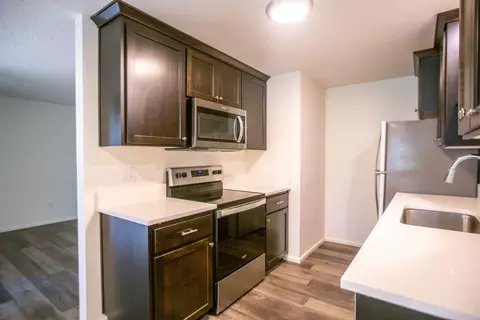 2377 W Hayes St #. 24, Woodburn, OR 97071