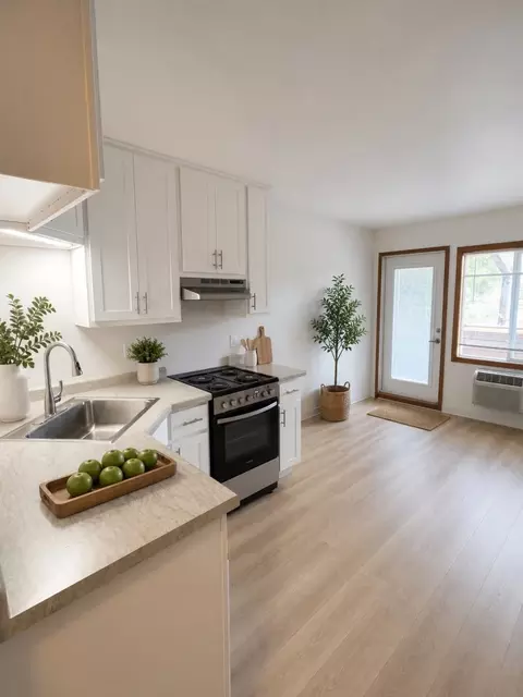 1831 S Park St #1833-008, Madison, WI 53713