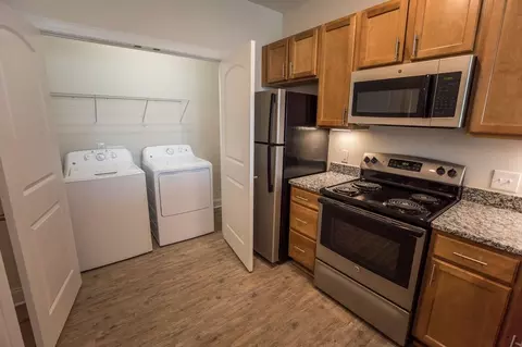 422 Mountain View Dr #422-226, Kernersville, NC 27284