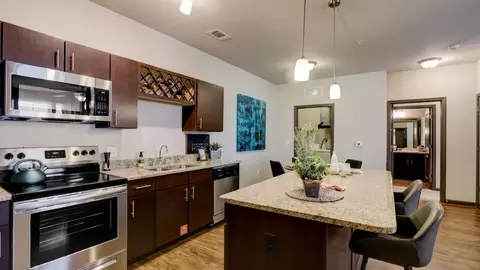350 Gyorr Ave #815, South Elgin, IL 60177