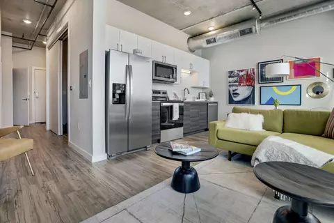 160 16th Ave NE #415, Saint Petersburg, FL 33705