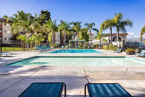 6401 Warner Ave #301, Huntington Beach, CA 92647