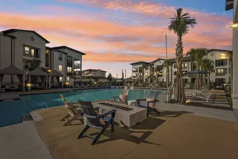 1230 Front Pl #205, North Port, FL 34287