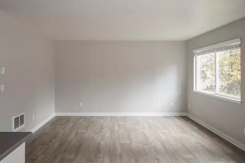 1616 NE 16th Way #121, Gresham, OR 97030 photo 6