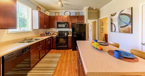 1811 Medical Pkwy #235, San Marcos, TX 78666