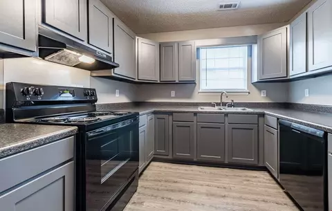 401 College Dr NE #03, Hanceville, AL 35077