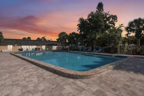 101 Imperial Palm Dr #1005, Largo, FL 33771