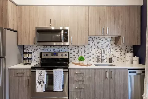6015 N Interstate Ave #209, Portland, OR 97217