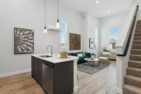 2570 3rd St #2086, Sacramento, CA 95818