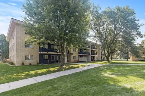 85 90 Imperial Dr W #85-201, West Saint Paul, MN 55118