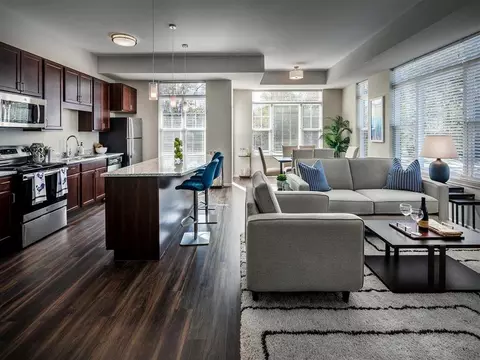 3900 Estabrook Pkwy #346, Shorewood, WI 53211